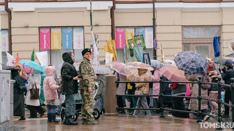 Тысячи томичей прошли крестным ходом через центр города