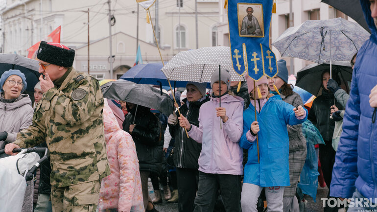 Тысячи томичей прошли крестным ходом через центр города