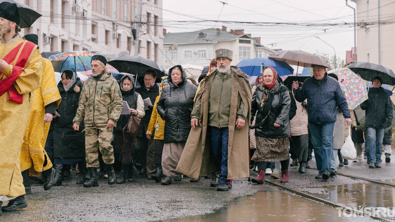 Тысячи томичей прошли крестным ходом через центр города