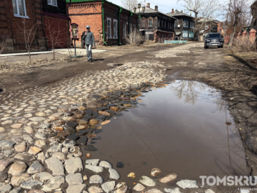 Остатки векового величия: почему в Томске не ремонтируют брусчатку на Бакунина?