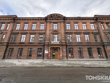 Новые деревья и ремонт подпорной стенки планируются у реставрируемой школы-ОКН №3 в Томске