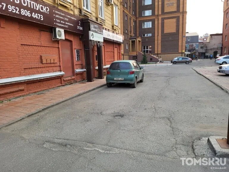 Мастера томской парковки: короли тротуара или неожиданные самокаты
