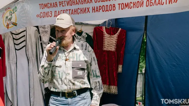 Томичи вовсю гуляют на День города: Сабантуй, Арбат и джаз на Ново-Соборной
