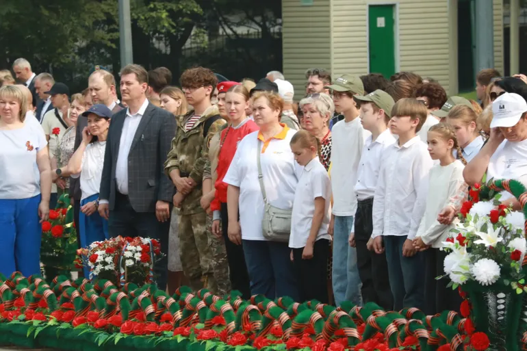 В Лагерном саду Томска и Асине захоронили землю с мест боев сибирских дивизий
