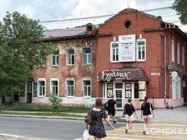 Крышу богадельни Миллюнонек ремонтируют на проспекте Кирова в Томске