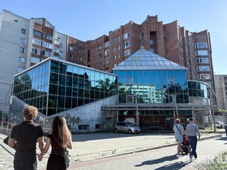 Власти не знают, сколько еще будет пустовать «заброшка» на перекрестке Фрунзе — Киевская в Томске