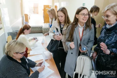 Тысячи томских выпускников сдают ЕГЭ. Какие предметы выбирают чаще всего?