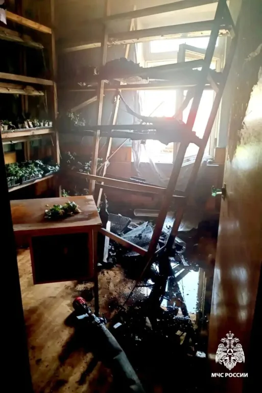 Пожарные спасли 10 человек из горящего здания на Высоцкого в Томске