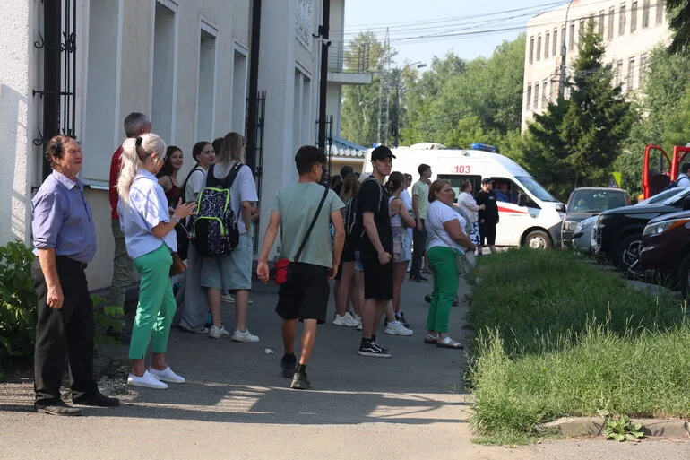 В Томске второй раз за год горит исторический дом на перекрестке Крылова-Никитина