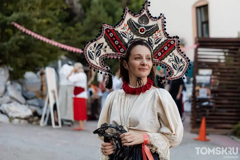 «Афанасьев-фест» в Томске: сказки, VR и дефиле от локальных брендов