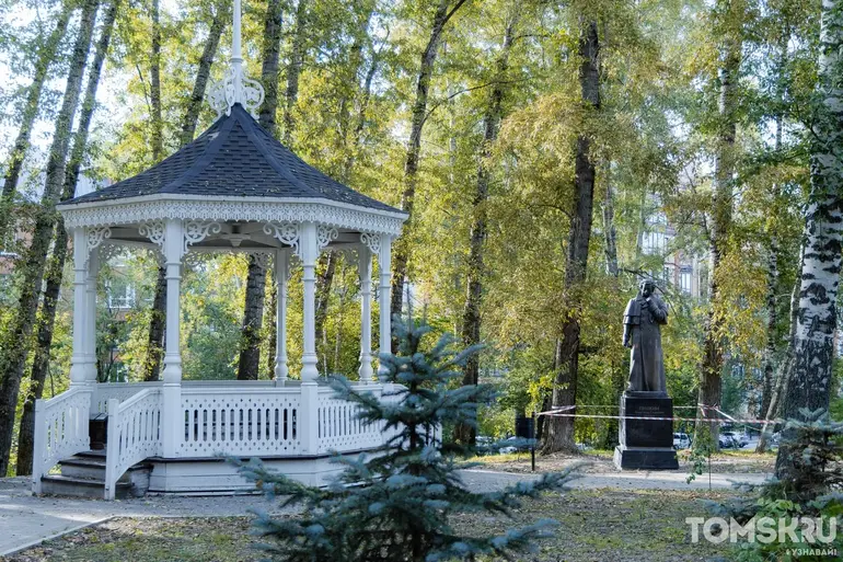 В Буфф-саду Томска установили памятник Александру Пушкину