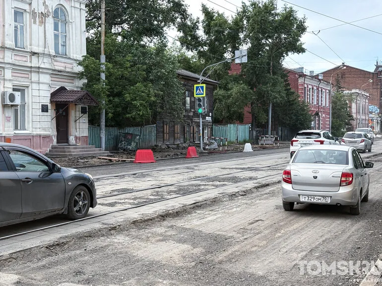 Томичи дождались ремонта улицы Розы Люксембург. Фото