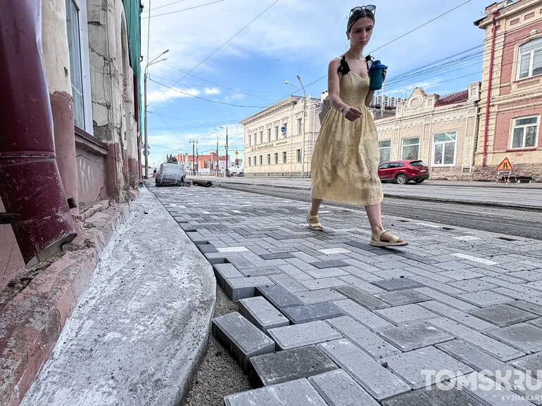 Томичи дождались ремонта улицы Розы Люксембург. Фото
