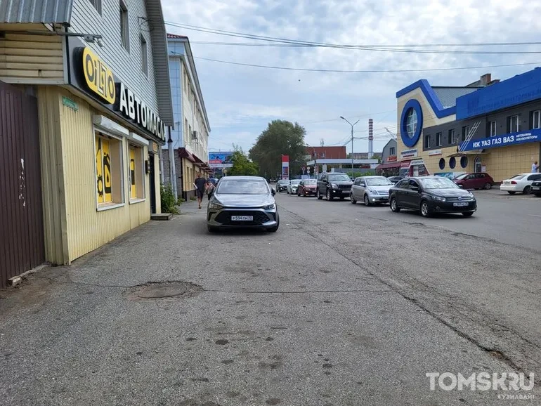 Мастера томской парковки: классика на Герцена или авангард на Люксембург