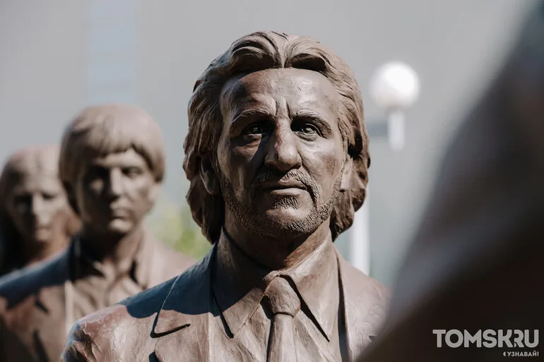 Памятник Beatles спустя несколько лет вернулся в Томск