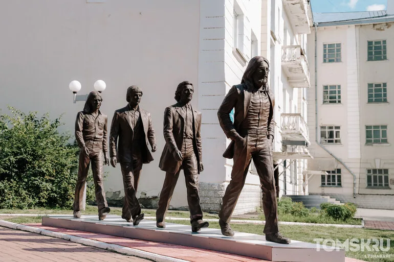 Памятник Beatles спустя несколько лет вернулся в Томск