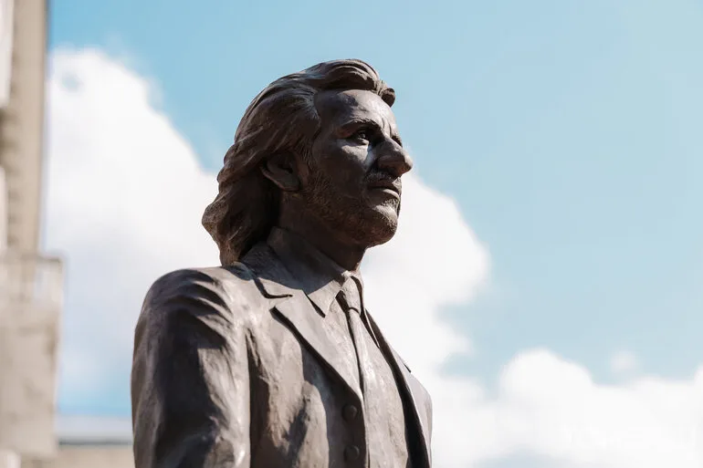 Памятник Beatles спустя несколько лет вернулся в Томск