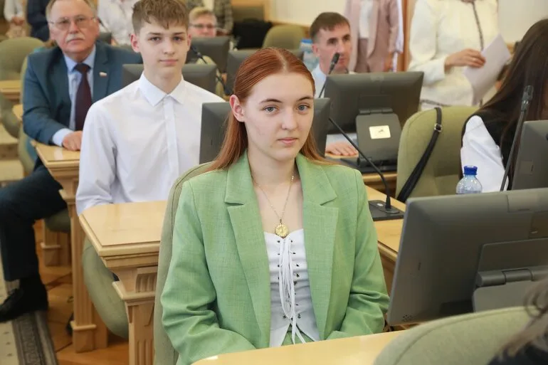 «Самые глубокие разговоры случаются дома»: в томской Законодательной думе наградили лучшие читающие семьи