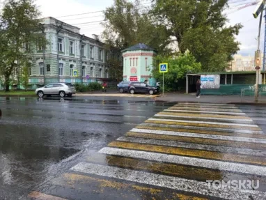 Мастера томской парковки: тротуары, переходы и немного газонов