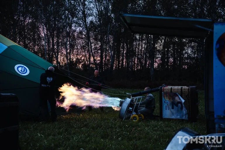 Редакция Tomsk.ru поднялась в небо: фоторепортаж с фестиваля воздушных шаров «ВВЕРХ»