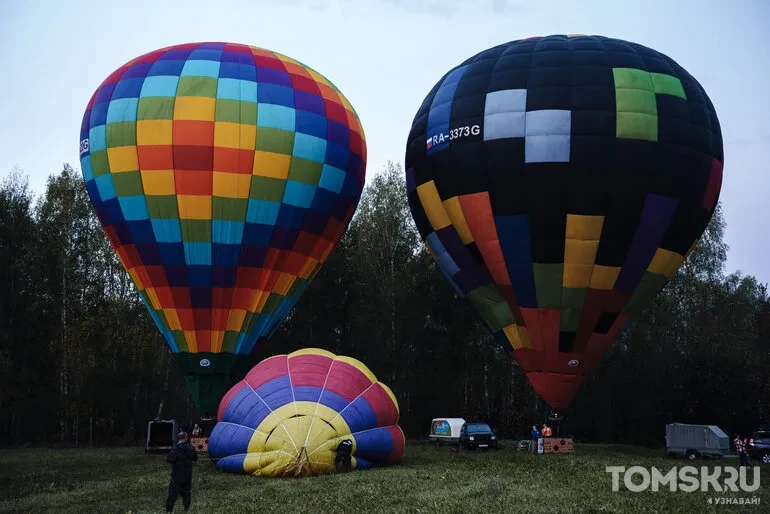 Редакция Tomsk.ru поднялась в небо: фоторепортаж с фестиваля воздушных шаров «ВВЕРХ»