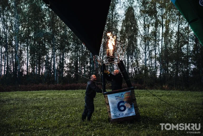 Редакция Tomsk.ru поднялась в небо: фоторепортаж с фестиваля воздушных шаров «ВВЕРХ»