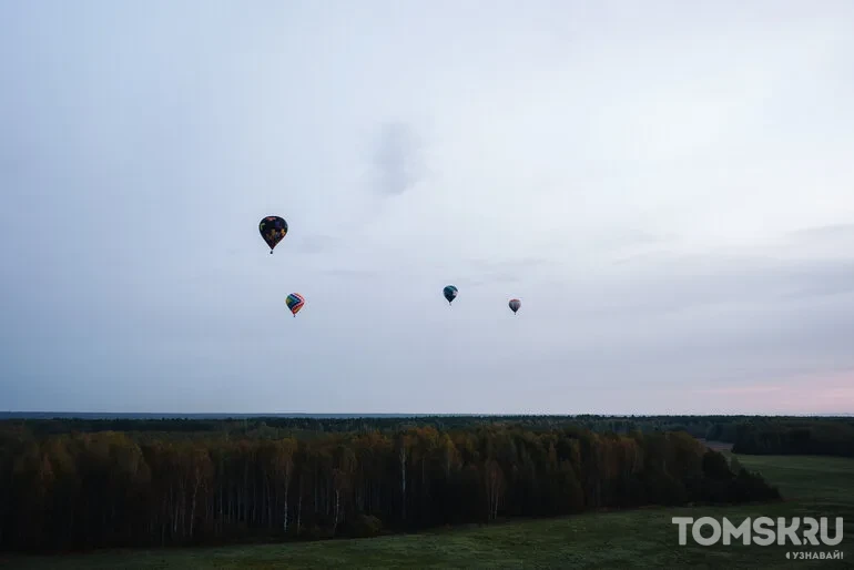 Редакция Tomsk.ru поднялась в небо: фоторепортаж с фестиваля воздушных шаров «ВВЕРХ»