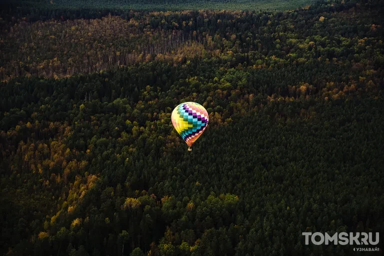 Редакция Tomsk.ru поднялась в небо: фоторепортаж с фестиваля воздушных шаров «ВВЕРХ»