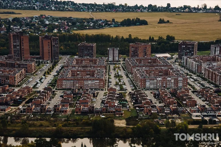 Редакция Tomsk.ru поднялась в небо: фоторепортаж с фестиваля воздушных шаров «ВВЕРХ»