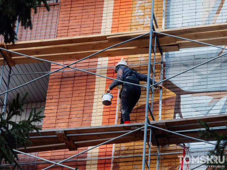 В Томске начались работы по созданию мурала Феодора Томского и Александра I