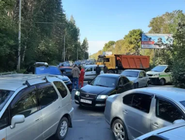 ДТП произошло в очереди у АЗС на Иркутском тракте в Томске
