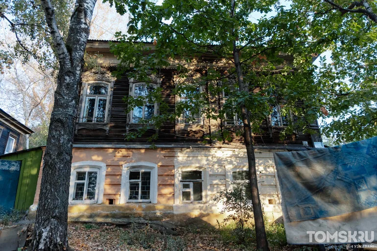 Эклектика Томска: «Дом с фонарем», суд и красота Кузнечного взвоза, сокрытая в зелени