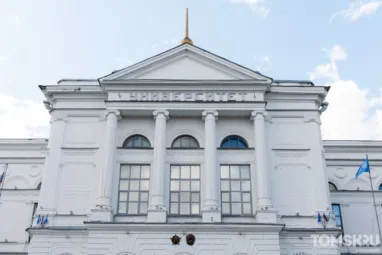 Аспирантка ТГУ создает нейросеть для проверки безопасности будущих лекарств