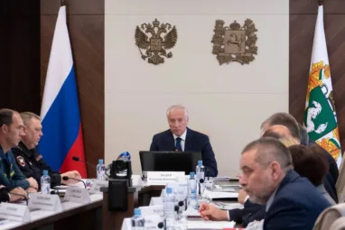 Владимир Мазур поручил главам муниципалитетов усилить профилактику снижения аварийности на дорогах