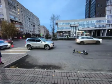 Томичка на японском внедорожнике сбила самокатчика на пешеходном переходе