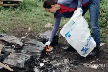 В Михайловской роще Томска собрали более 700 кг мусора