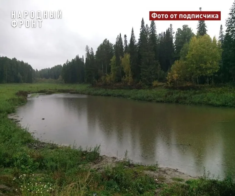 Обмелевшее озеро в томском поселке Мирный начали наполнять водой после ремонта дамбы