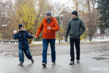 Томские врачи в День отца — о детях, смыслах и ответственности
