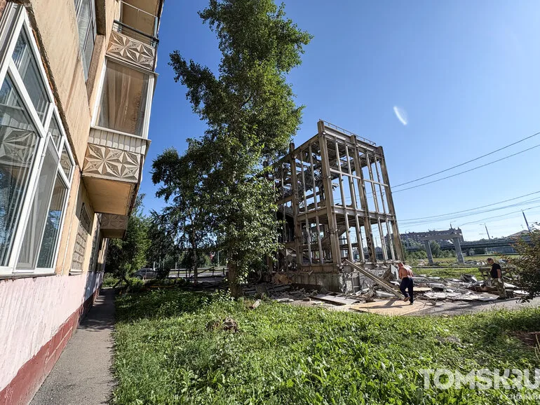 В Томске завершают разбор надземного перехода на Пушкинской развязке