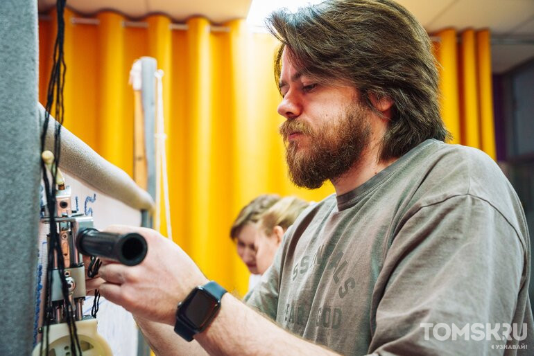 «Это что-то новое и необычное» — почему в Томске растет интерес к мастер-классам по созданию ковров